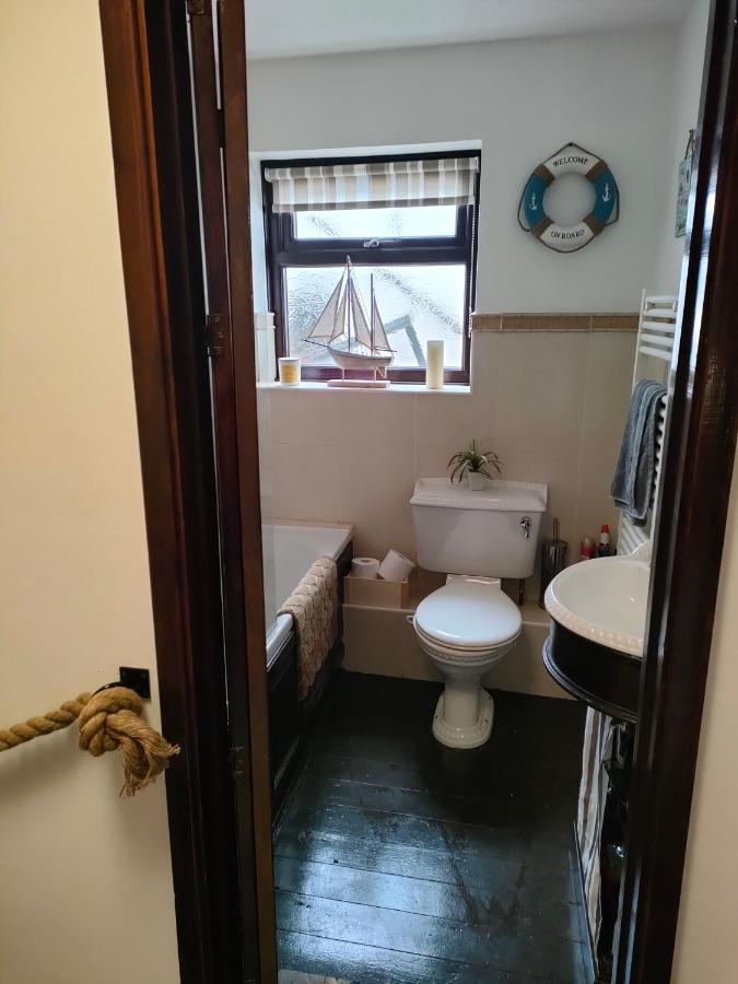 Fishermen'S Cottage With Log Burner, 2 Bathrooms & Sea Views From Garden Terraces Мъмбълс Екстериор снимка