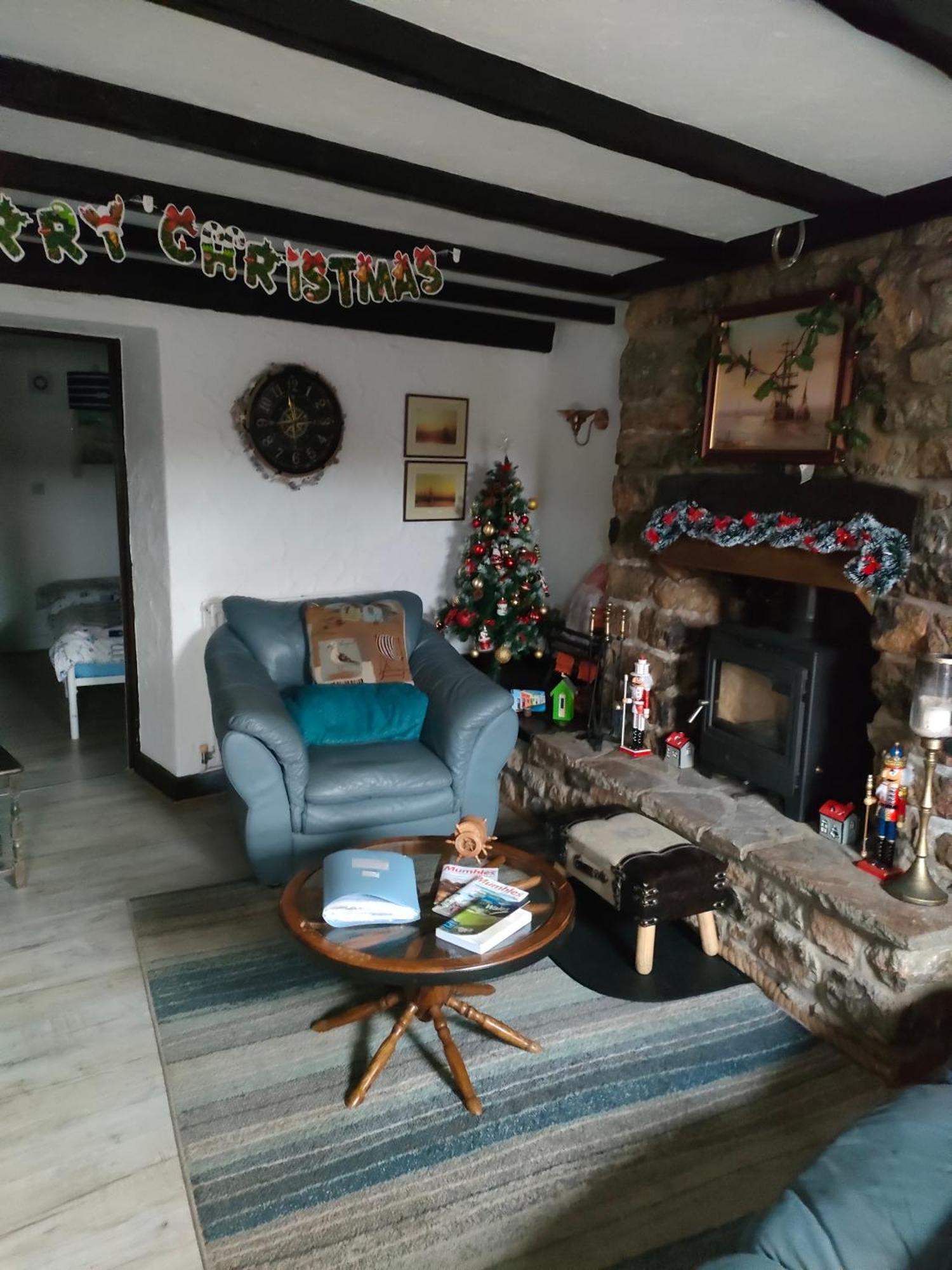 Fishermen'S Cottage With Log Burner, 2 Bathrooms & Sea Views From Garden Terraces Мъмбълс Екстериор снимка